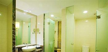 Jinan Zhuo Rui Hotel Hongjialou Екстер'єр фото