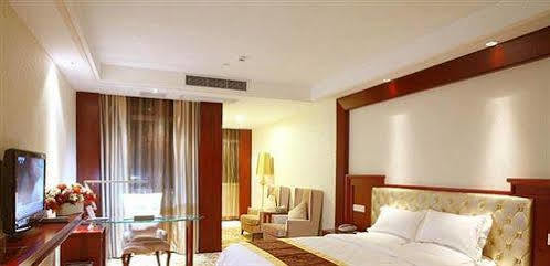 Jinan Zhuo Rui Hotel Hongjialou Екстер'єр фото