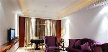 Jinan Zhuo Rui Hotel Hongjialou Екстер'єр фото